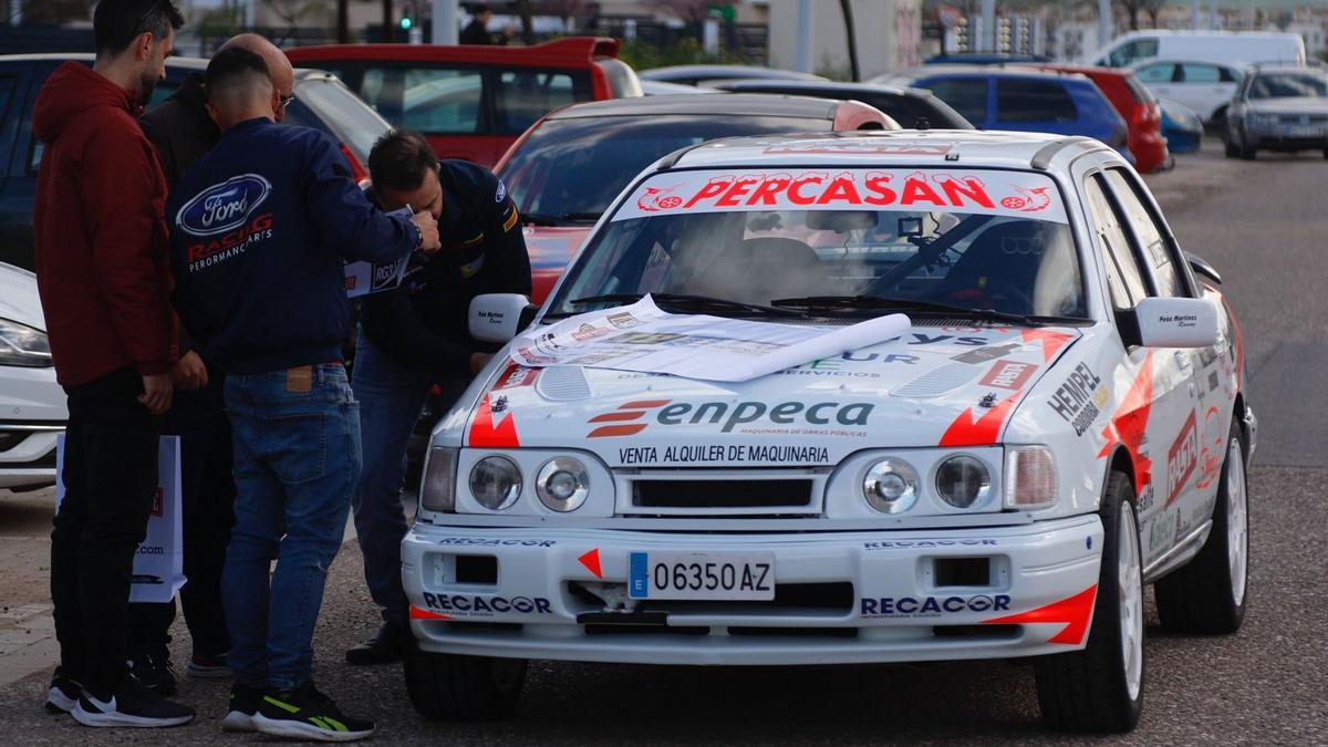 Verificaciones de los vehículos en el Rally-crono Ciudad de Córdoba.