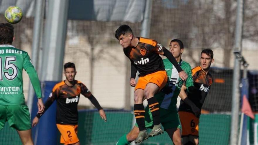 El Mestalla estrena el año tropezando ante el Cornellà