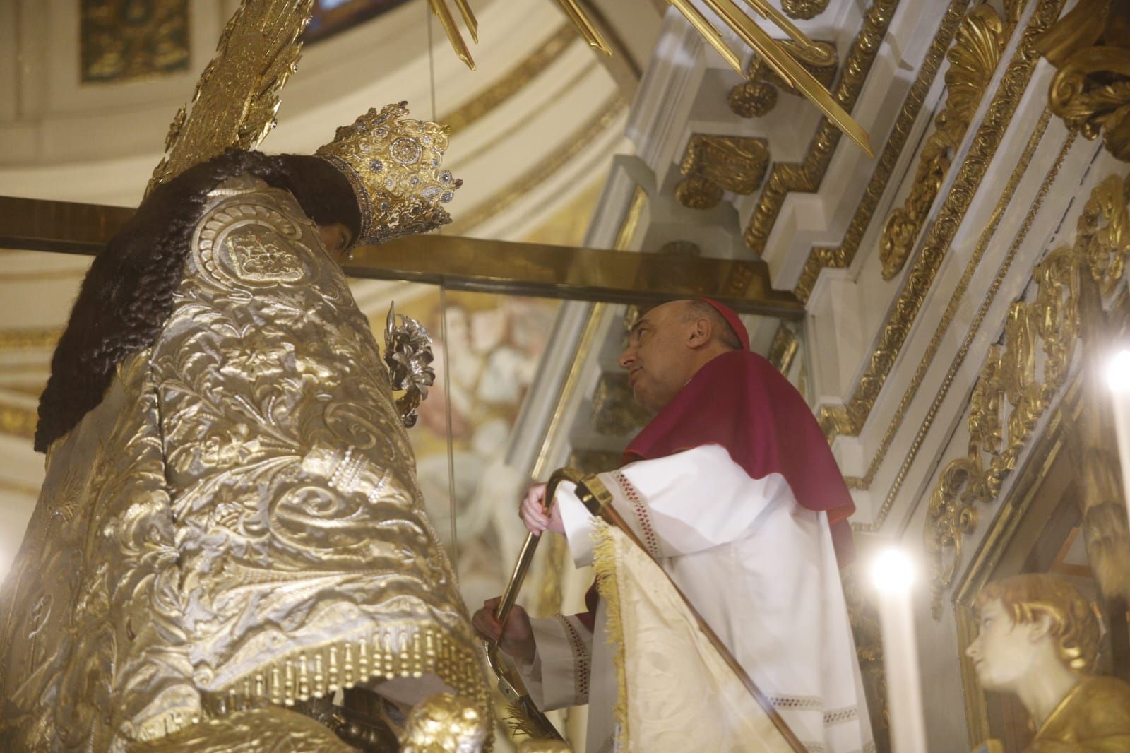 El nuevo arzobispo de València toma posesión en la catedral