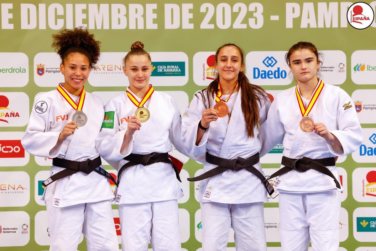 Marina Castelló y Ayumi Leiva protagonizaron la final valenciana de -52 que consagró a la alicantina.