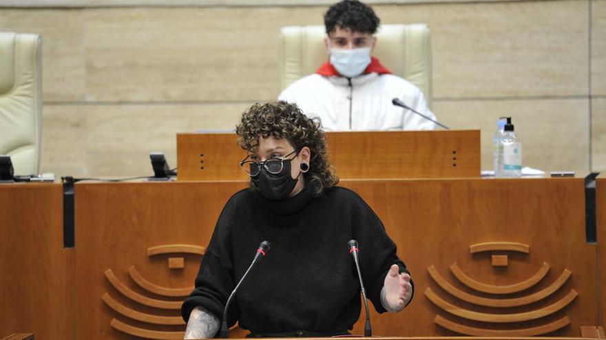 Ros de la Cruz en la tribuna de la Asamblea.