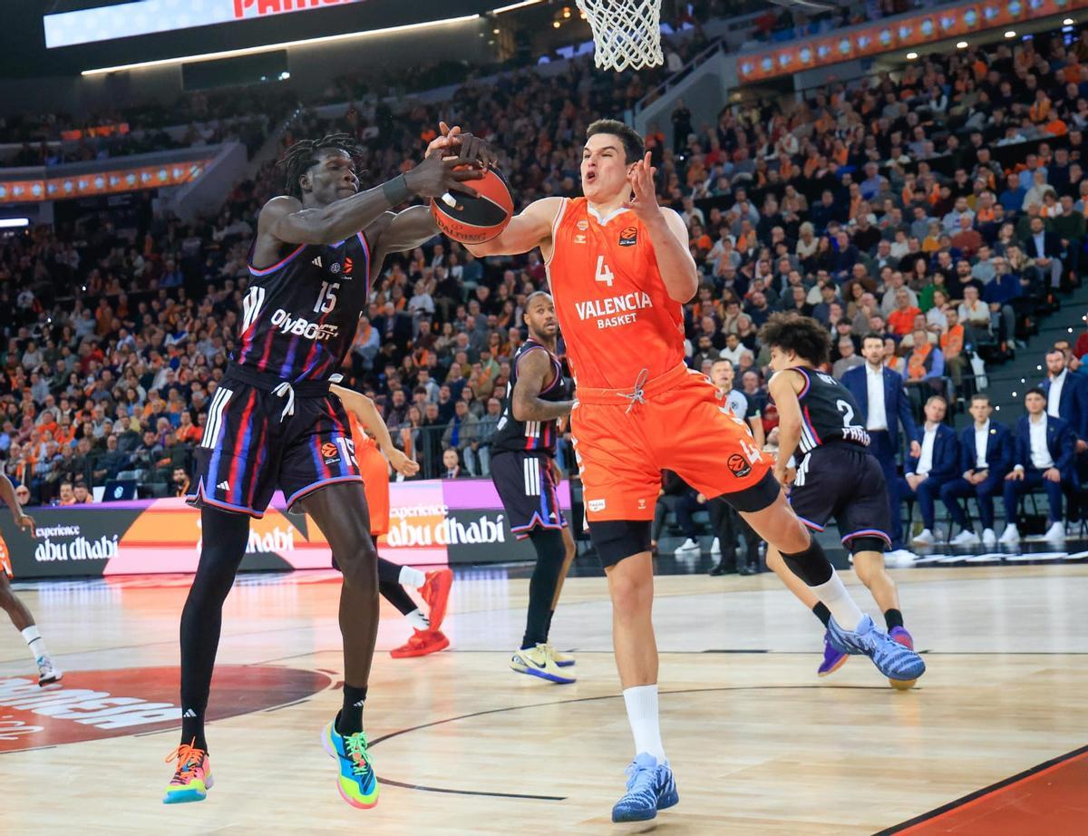 Todas las fotos del Valencia Basket - París Basketball en el Roig Arena