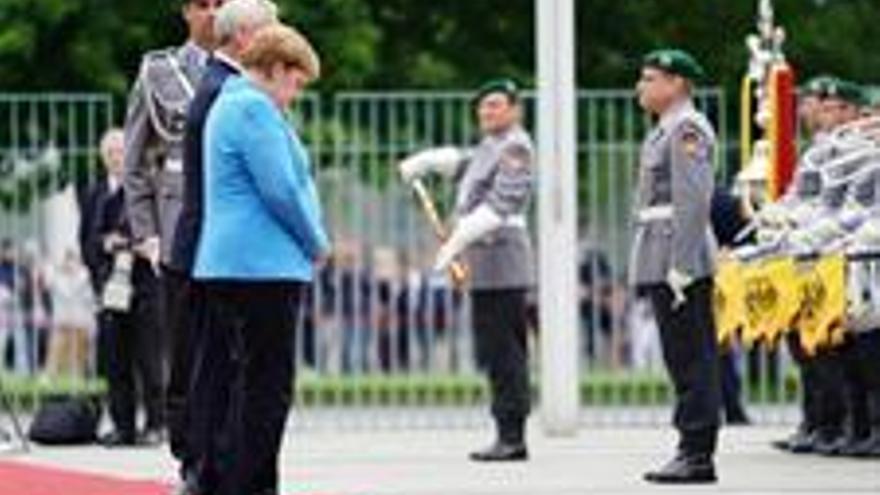 Merkel sufre temblores por tercera vez en menos de un mes