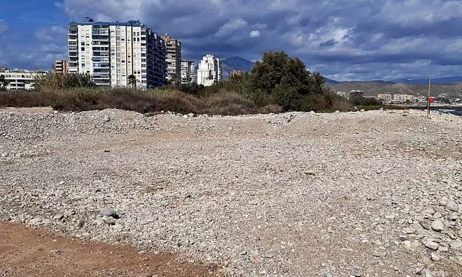 Denuncian la extracción de cantos rodados en la desembocadura del río Seco