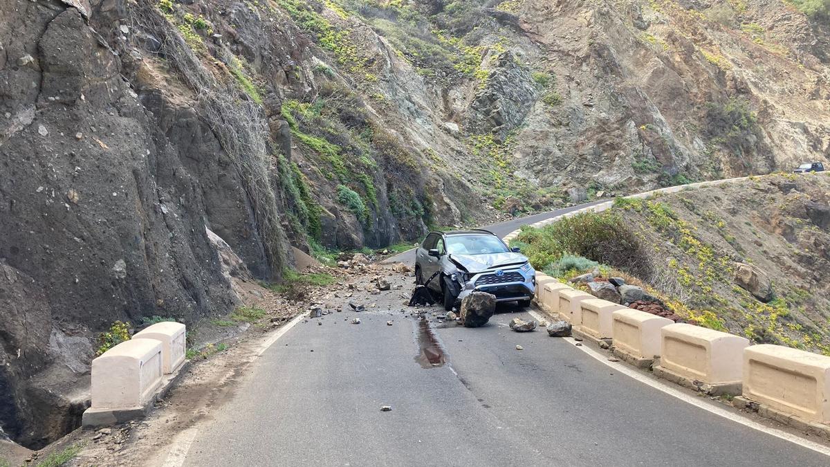 Dos personas heridas tras el desprendimiento de rocas en Almáciga