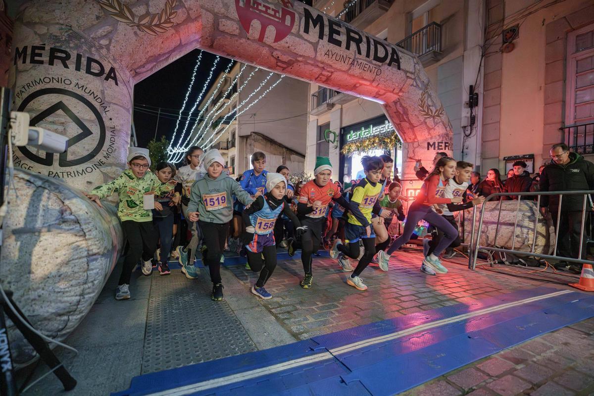 ¿Has ido a la San Silvestre de Mérida? ¡Búscate en las imágenes! ¿Has ido a la San Silvestre de Mérida? ¡Búscate en las imágenes!
