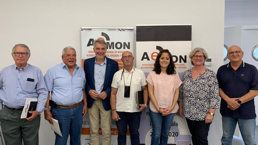 Los empresarios de Nàquera trasladan a los partidos los graves problemas del polígono