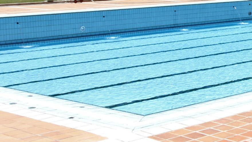 Fotografía de archivo de una piscina.