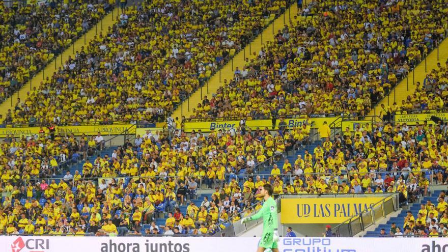Imagen de la grada Sur durante el partido disputado entre la Unión Deportiva y la Real Sociedad, el último duelo jugado en el Estadio de Gran Canaria. | | JOSÉ C. GUERRA