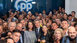 Feijóo abraça María Corina Machado a Génova i reclama eleccions a Veneçuela «amb un calendari explícit»