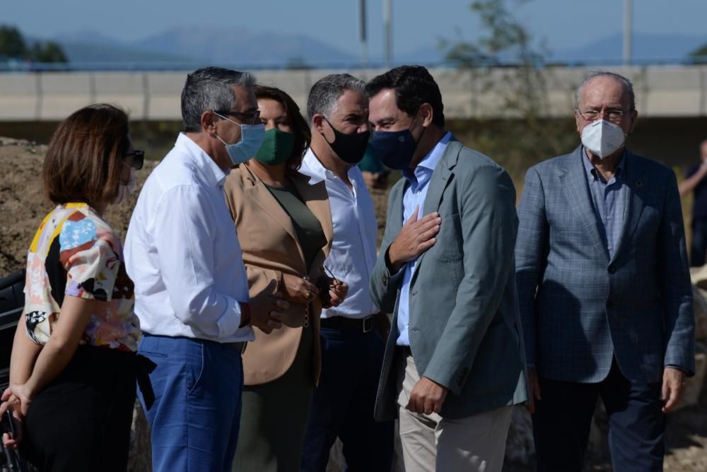 Inauguración de la pasarela peatonal sobre el río Guadalhorce, en Málaga.