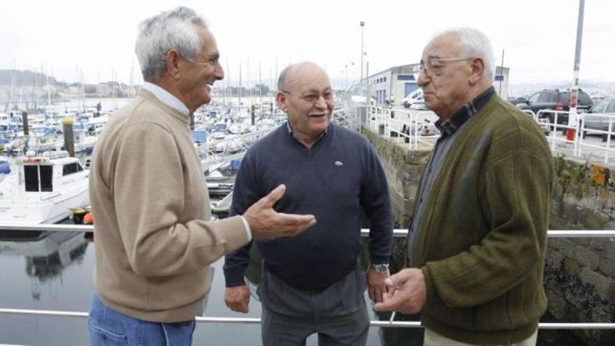 Manuel Boubeta, Antonio Magdaleno y Luis Rial, en Cangas. / c.g.