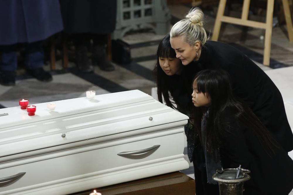 Multitudinario funeral por Johhny Hallyday en París