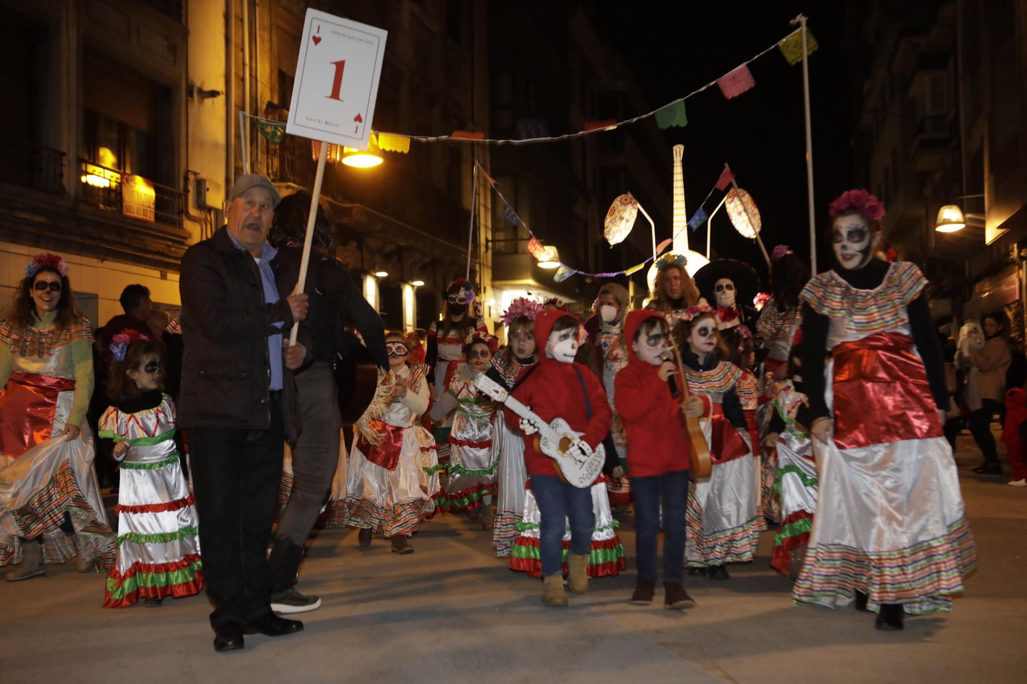 Desfile de Antroxu en Laviana