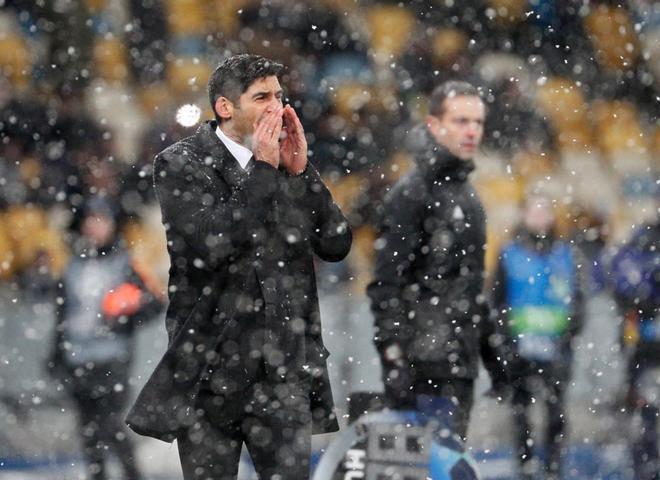 El entrenador de Shakhtar Paulo Fonseca, en un partido del grupo F de la Liga de Campeones contra el Olympique Lyon en Kiev (Ucrania).