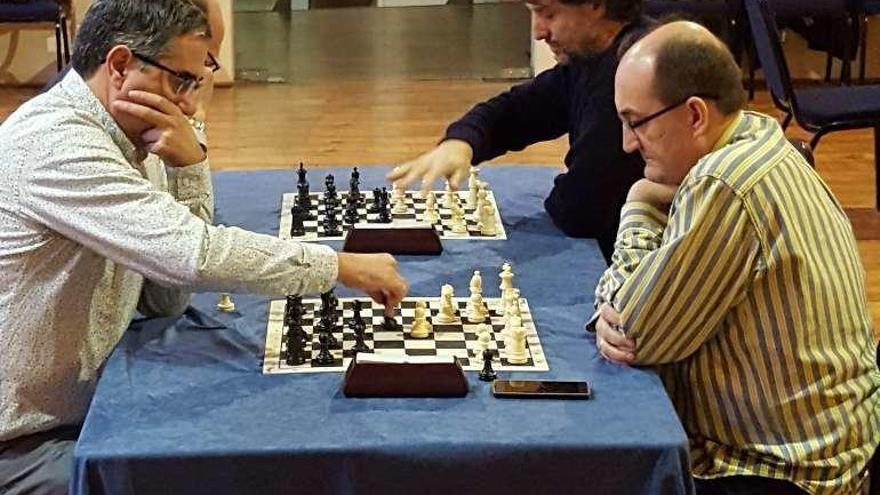 Aurelio Antón y Alfonso Martín, en la partida decisiva.