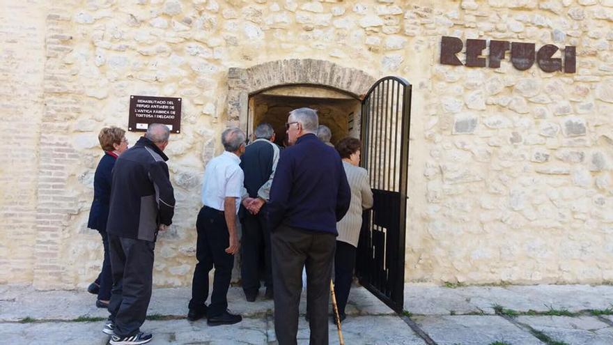 Entrada a uno de  los refugios.