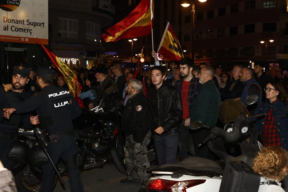 Tensión en la cuarta jornada de protestas en València contra la amnistía