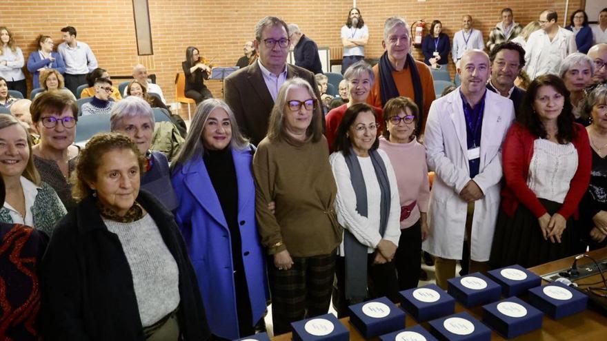 El Hospital de Jove agradece el trabajo de los profesionales jubilados | MARCOS LEÓN