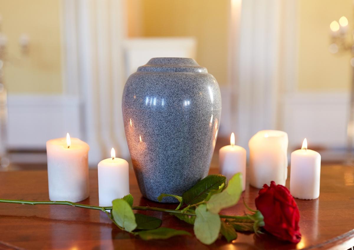 La incineración y la ausencia de velatorio se consolidan