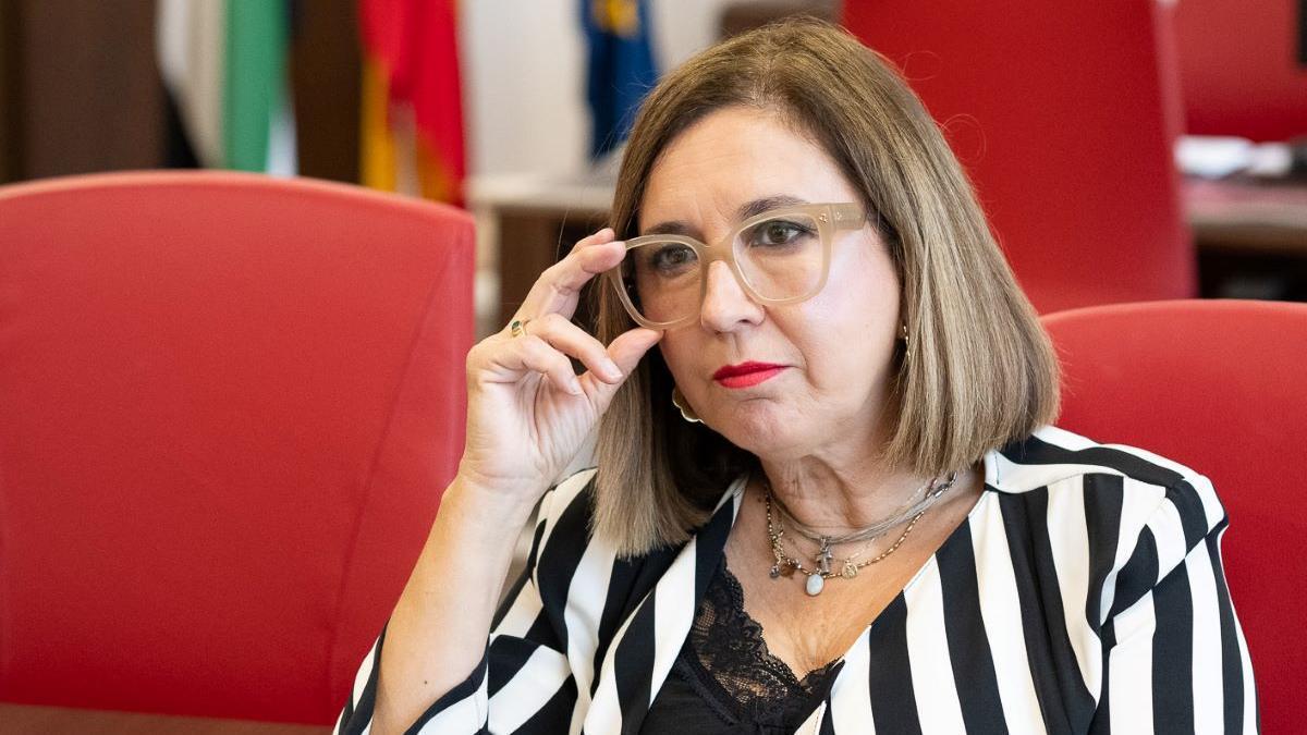 Mercedes Moran, en su despacho, en un momento de la entrevista.