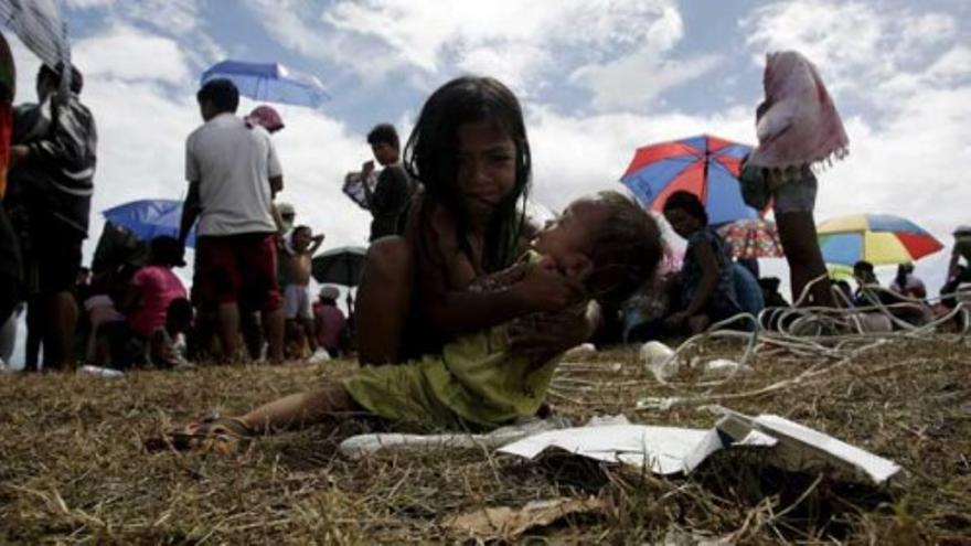 La lenta evacuación desespera a los supervivientes