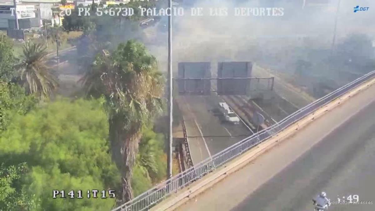 Humo generado por el incendio que ha afectado a las dos isletas.