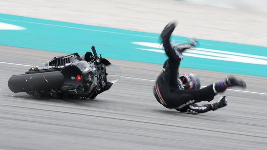 Jorge Martín estrena su título de MotoGP con una caída escalofriante y varias fracturas en Malasia