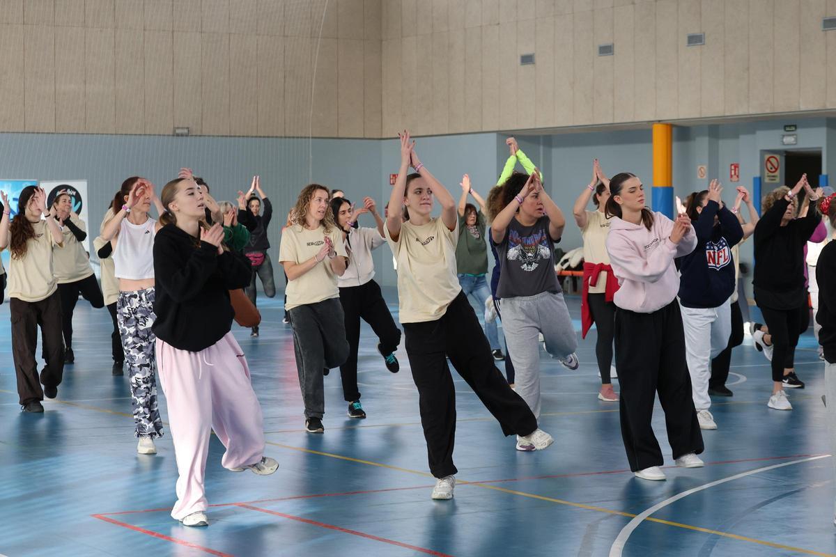 Todas las imágenes del taller de danza moderna a beneficio de Ibiza IN Todas las imágenes del taller de danza moderna a beneficio de Ibiza IN