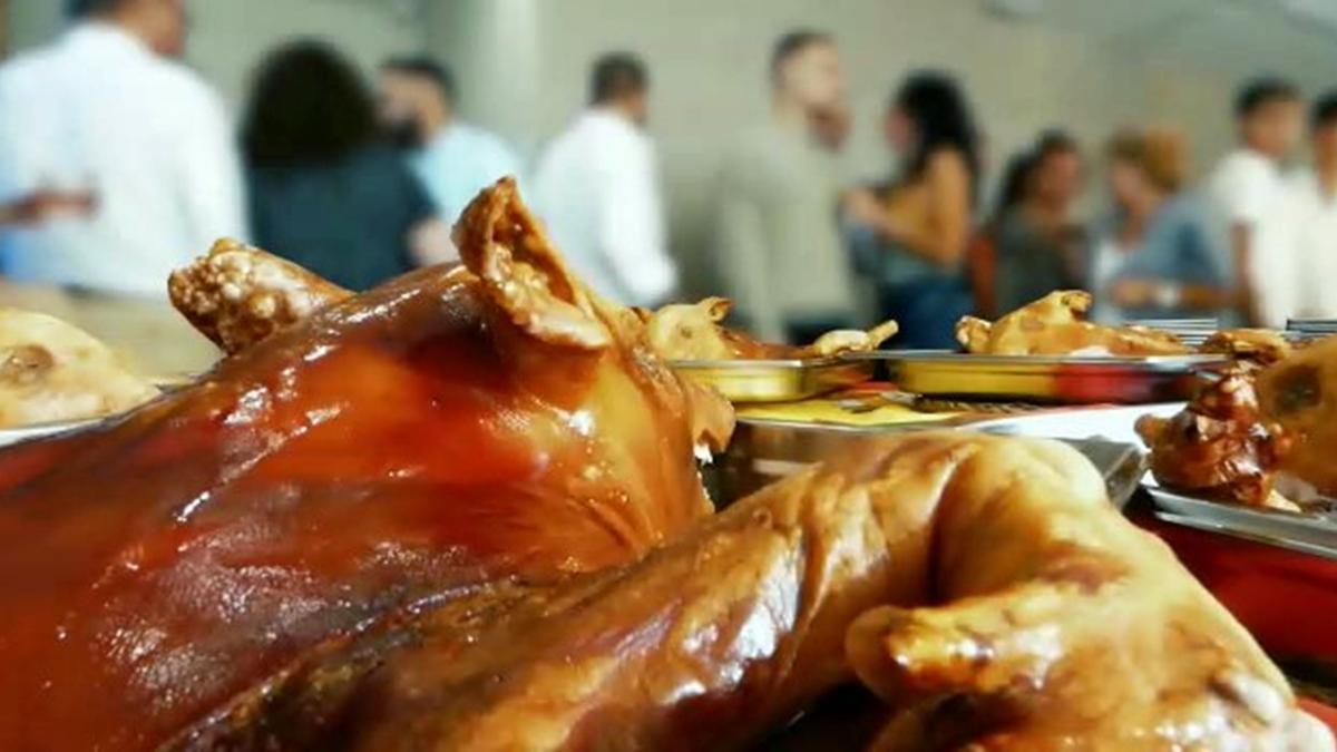 Restaurante Brote prepara más de 500 cochinillos para la campaña de Navidad.