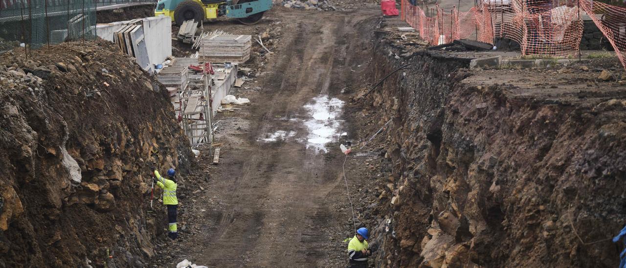 Obras en la TF-24 en La Laguna.