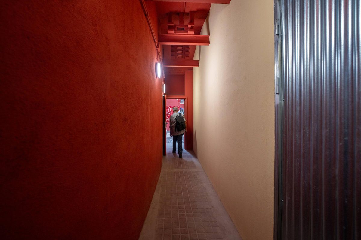 Así ha quedado una finca histórica del Raval rehabilitada como vivienda pública