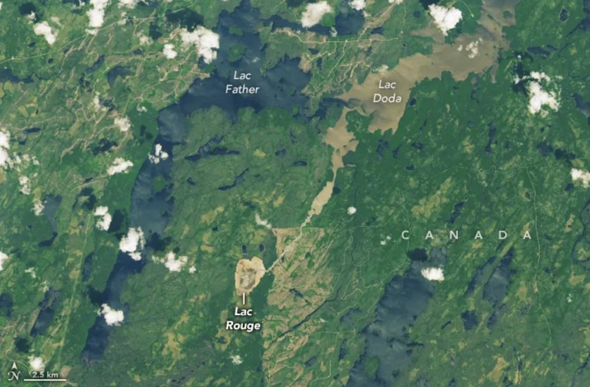 NASA Earth Observatory images by Wanmei Liang , using Landsat data from the U.S. Geological Survey.