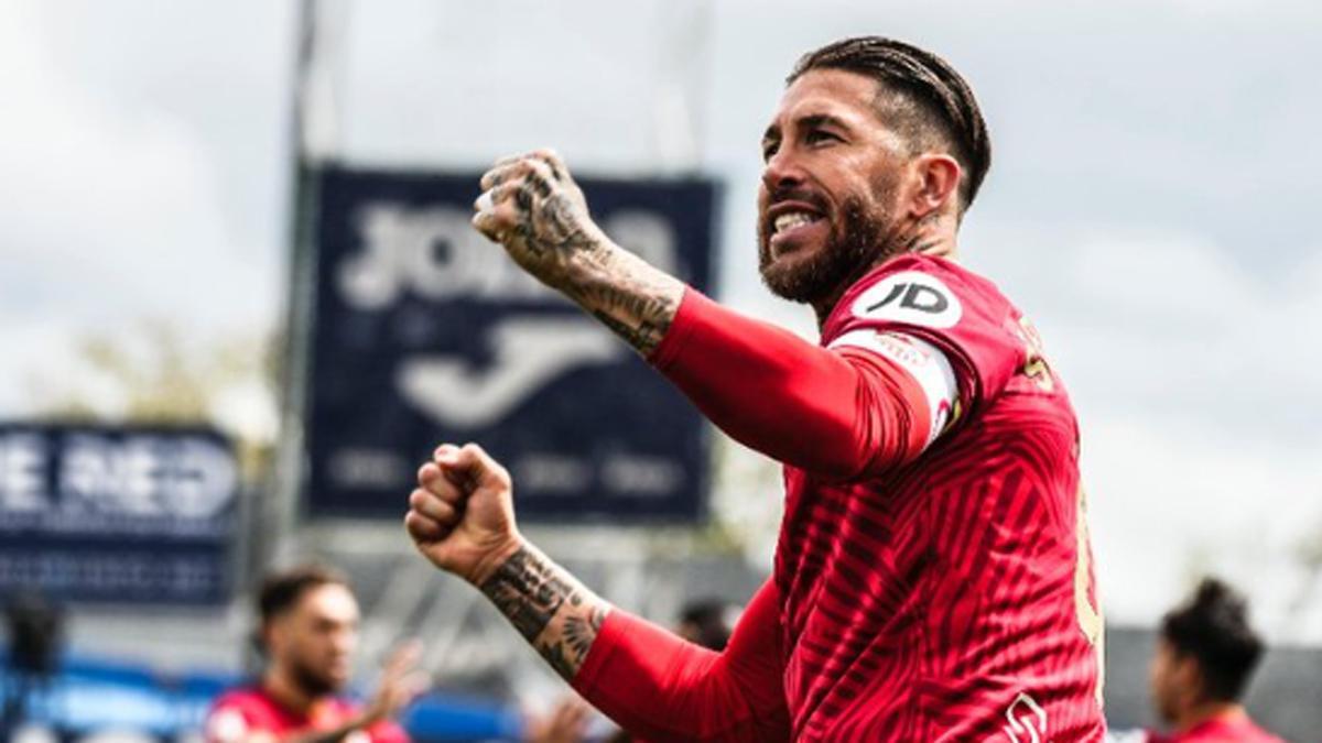 Sergio Ramos, celebrando un gol con el Sevilla