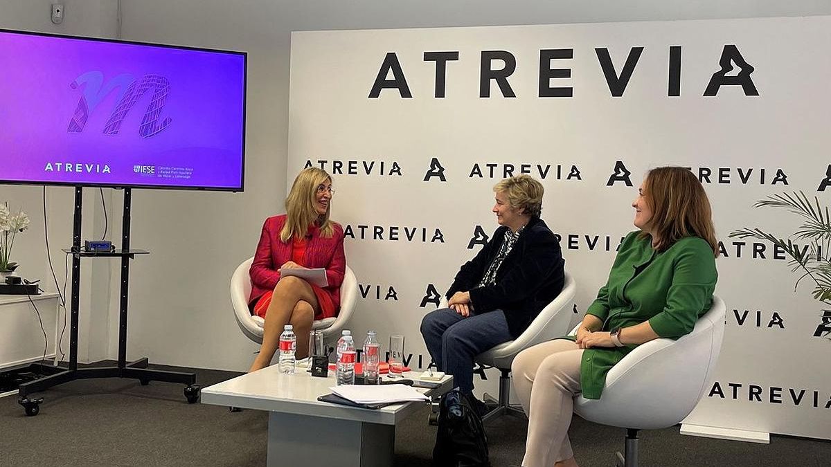 Atrevia e IESE han elaborado el informe 'Las mujeres en los Consejos de las empresas cotizadas'.