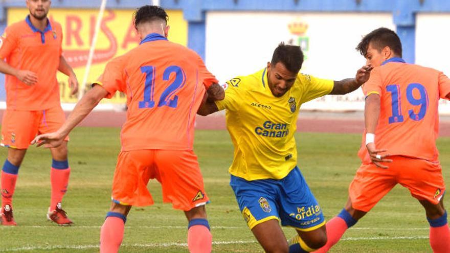 Jonathan Viera, en el duelo de entrenamiento ante Las Palmas C.