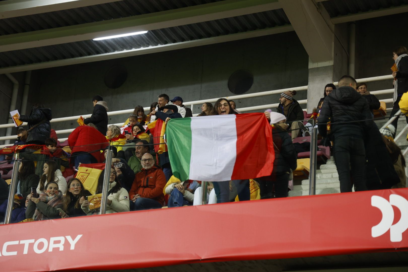 La afición se vuelca con las campeonas del mundo