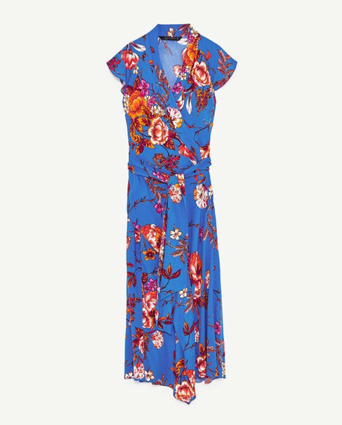 Kimonos largos: Vestido de Zara, 49,95 euros