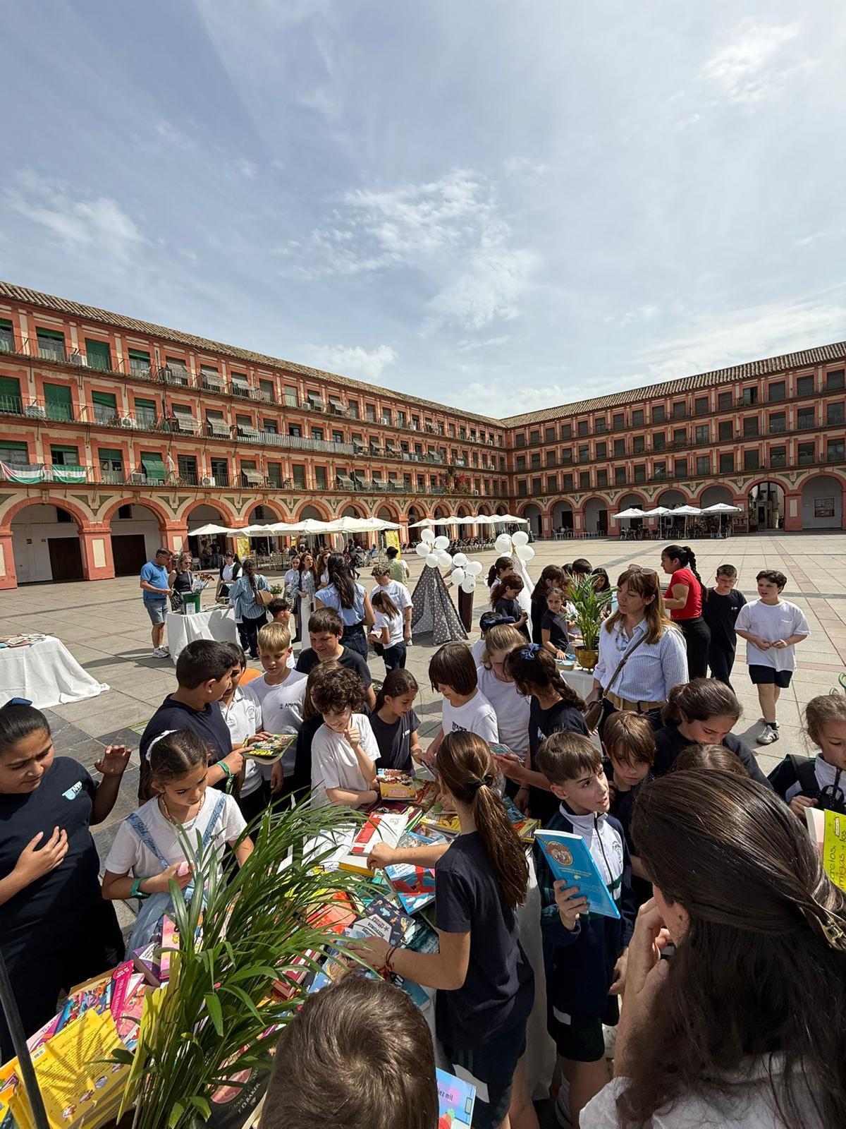 Actividad realizada en La Corredera por el centro educativo Nuestra Señora de la Piedad.