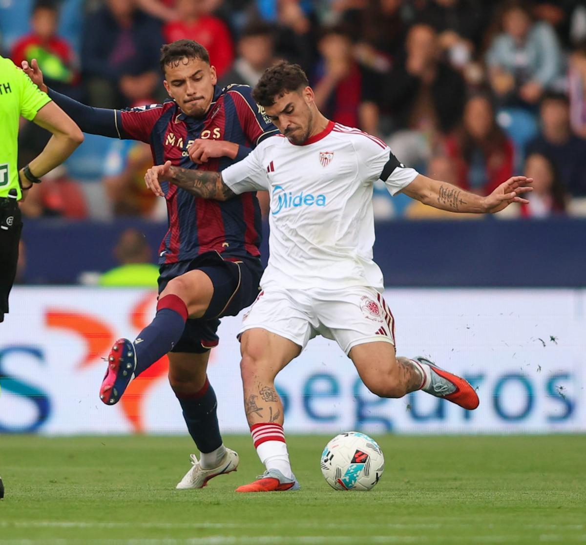 Todas las fotos del Levante - Sevilla en el Ciutat de València