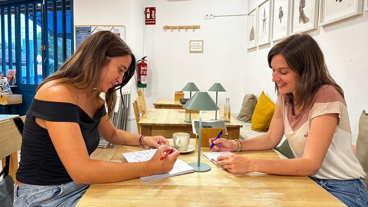 Eva Ferrer (a l'esquerre) i Isabel Palà, les dues impulsores del projecte Narradones