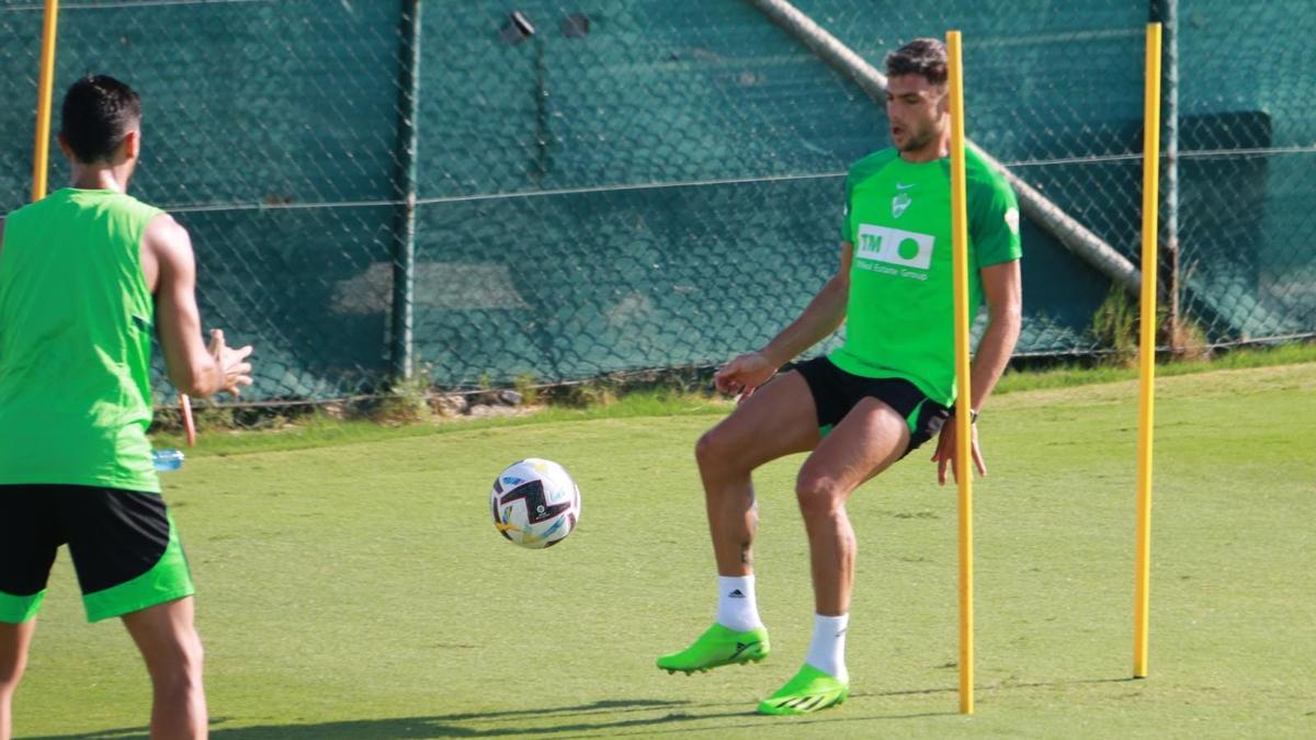 Lucas Boyé y Pastore entrenando al margen del grupo