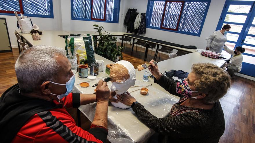 Organizan talleres para aprender a confeccionar el Pelele y el traje de lavandera