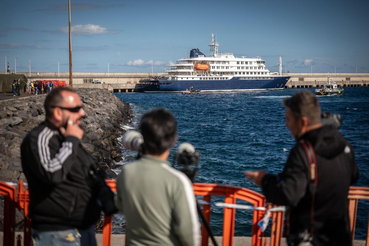 Operativa para desembarcar a los pasajeros del 'Hondius' en Tenerife