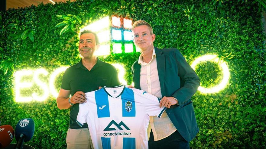Óscar Troya ya manda en el Atlético Baleares: “No se puede hablar de ascender en junio, el objetivo es ganar siempre”