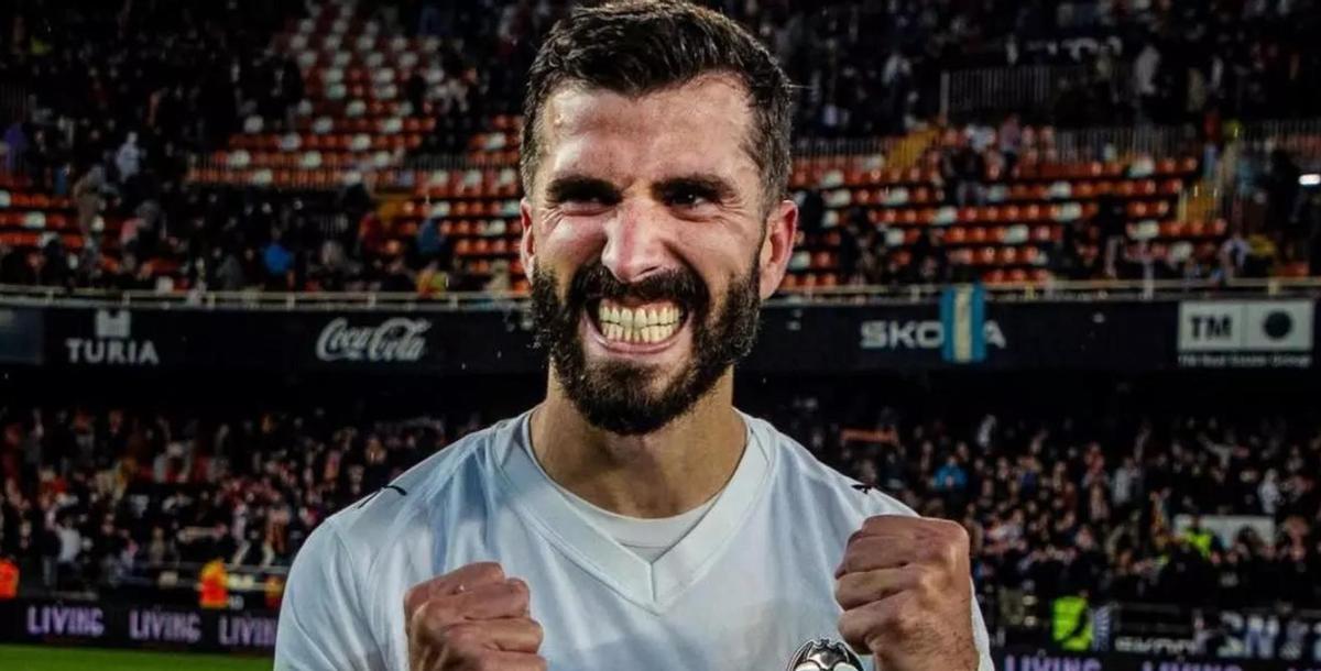 José Luis Gayà celebra la remuntada a l’Alabés a Mestalla