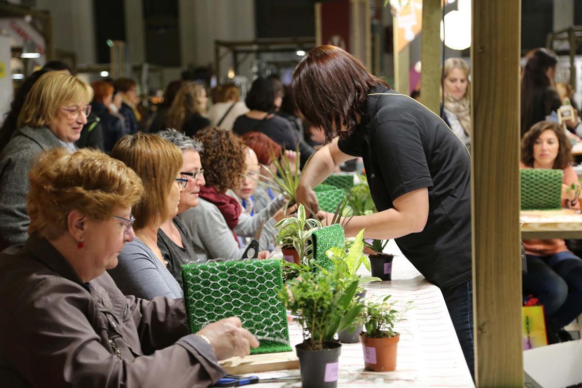 Taller de jardinería en una de las ediciones anteriores del Handmade Festival.