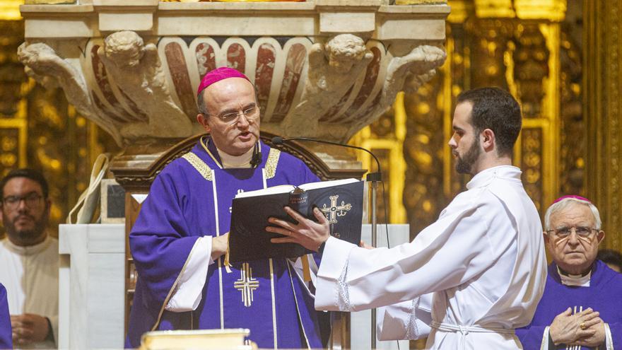 El obispo Munilla carga contra Aznar por el aborto