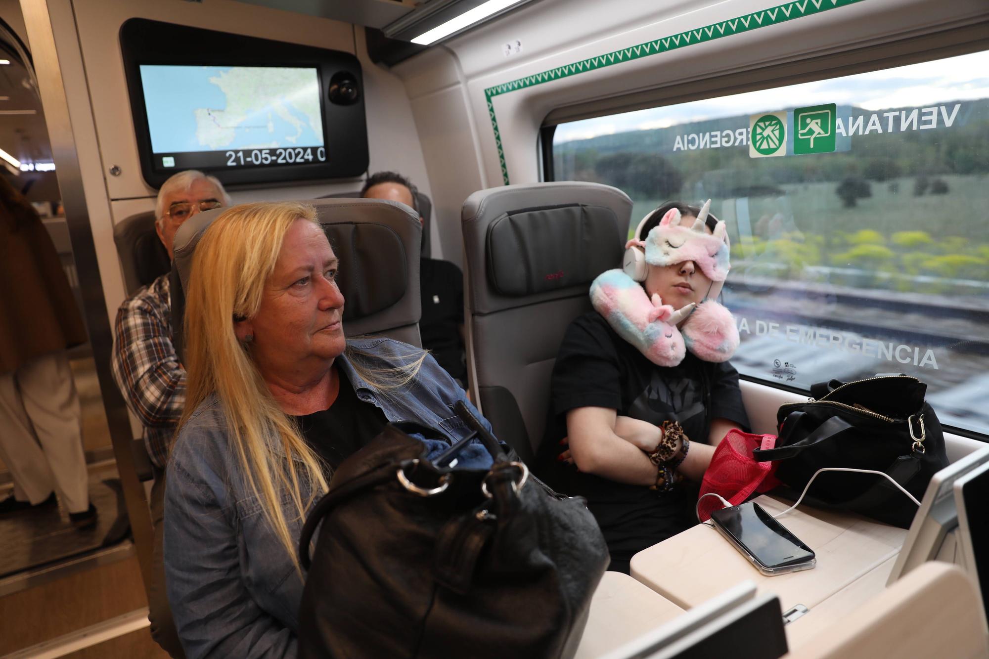 Así fue el primer viaje de un tren Avril entre Asturias y Madrid 