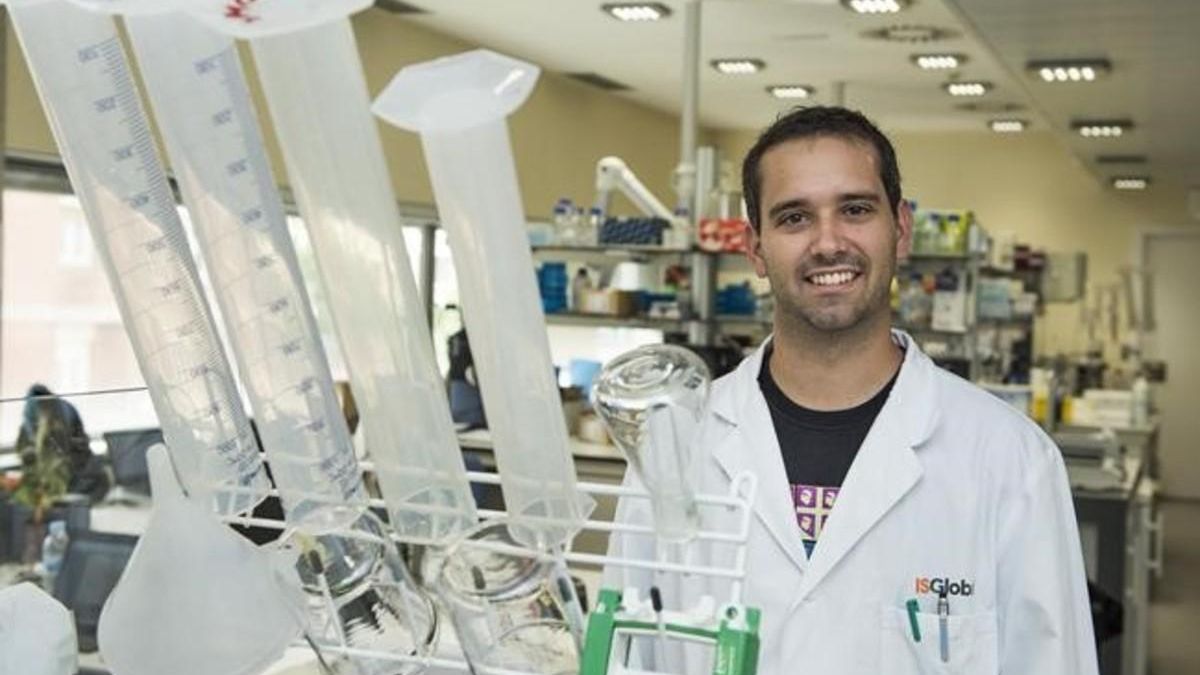 zentauroepp38303504 barcelona 05 05 2017 joan segu estudiante de biotecnolog 170514125352